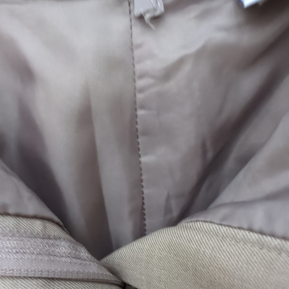 Le Suit Petite Chino Pants Beige/Hint Soft Olive Polyester Fully Lined Size 6P - Picture 8 of 11